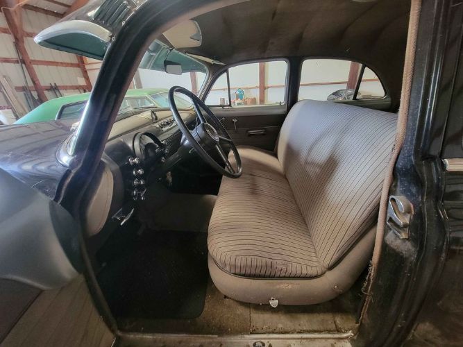 Unknown-Royale-1950-Black-Gray-3