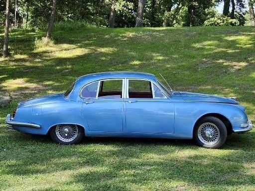 Unknown-S-type-1966-Blue-Red-Leather-10