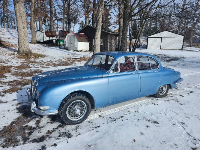 Unknown-S-type-1966-Blue-Red-Leather-3