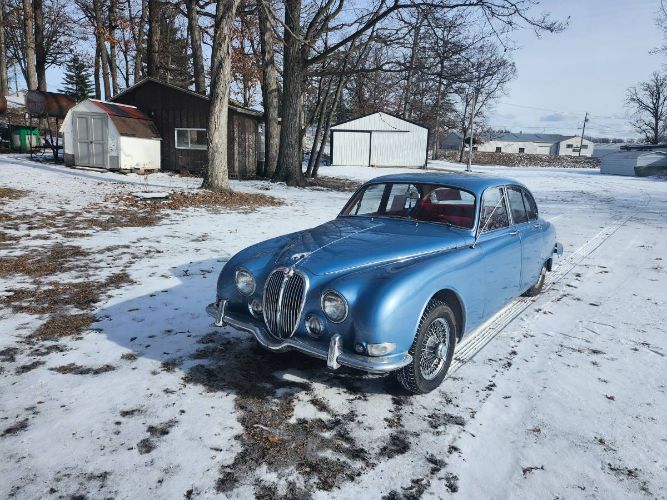 Unknown-S-type-1966-Blue-Red-Leather-4
