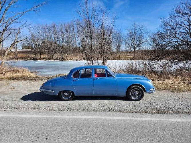Unknown-S-type-1966-Blue-Red-Leather-5