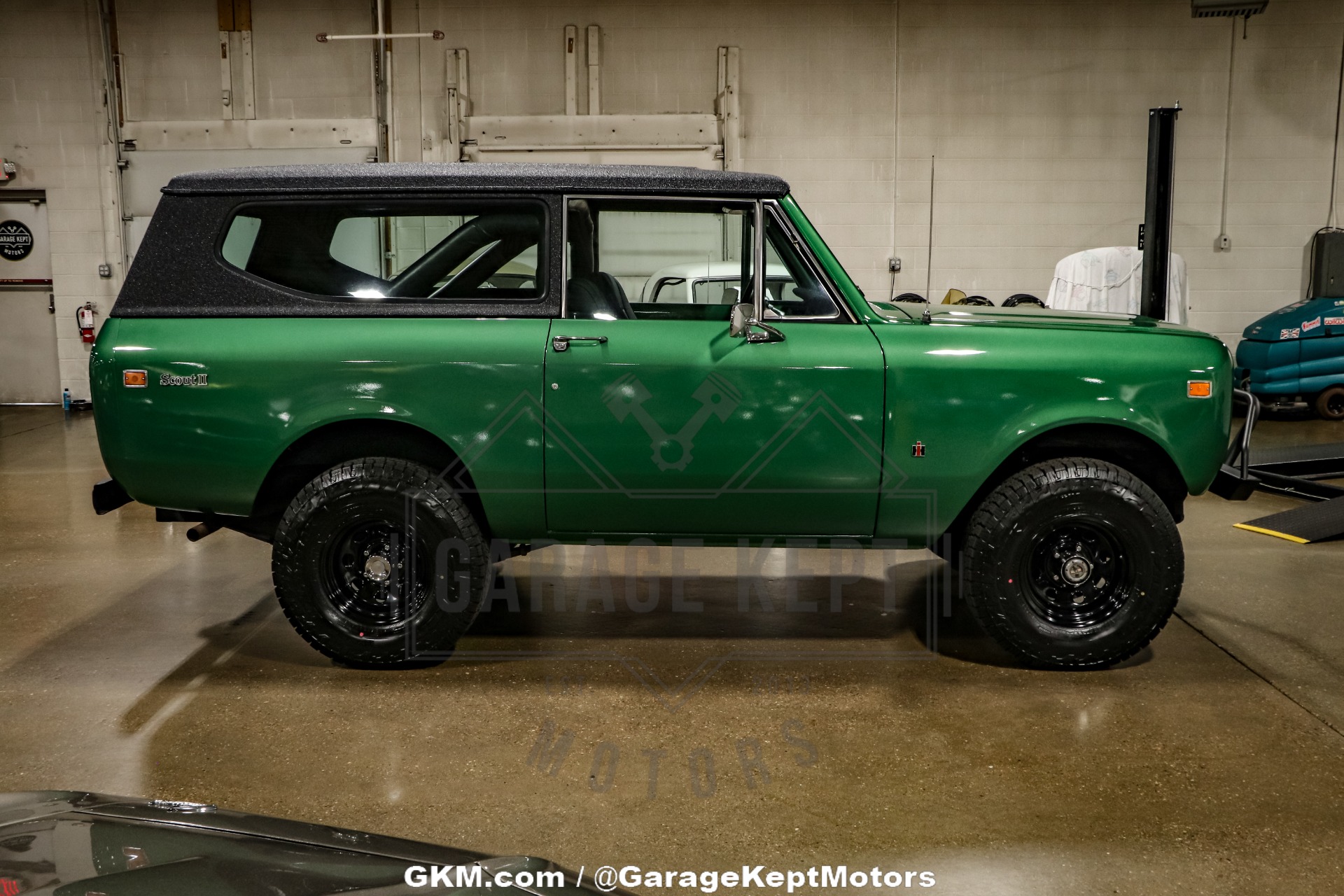 Unknown-Scout-1975-Green-Black-10