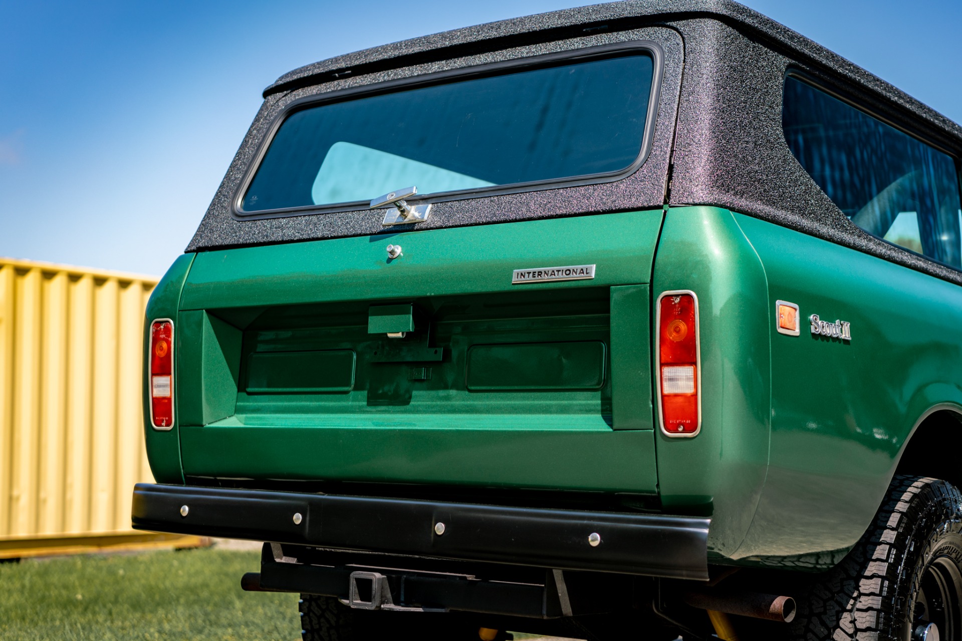 Unknown-Scout-1975-Green-Black-21