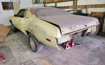 Unknown-Sebring-1974-Yellow-10