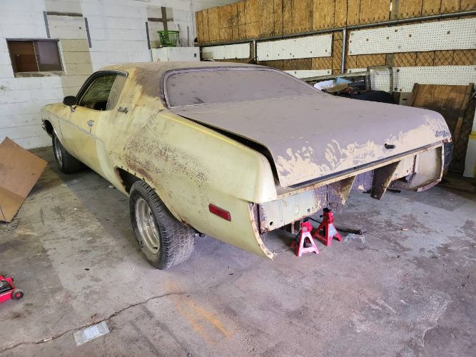 Unknown-Sebring-1974-Yellow-10