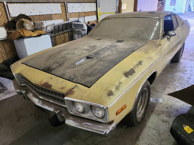 Unknown-Sebring-1974-Yellow-2