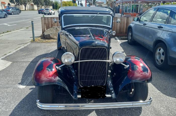 Unknown-Sedan-1932-Black-Black