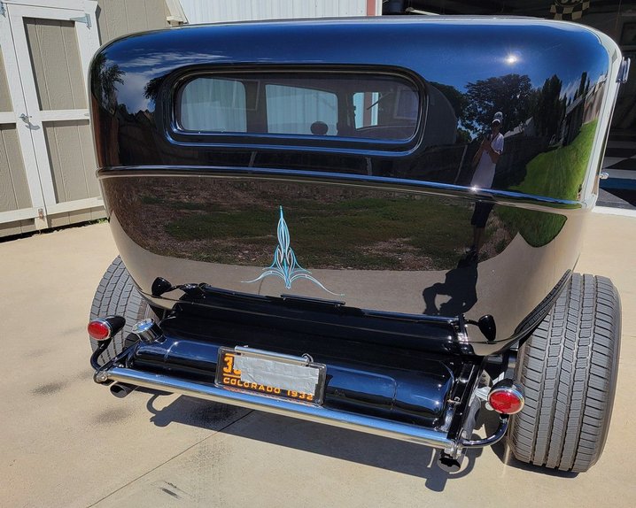 Unknown-Sedan-1932-Black-Tan-1
