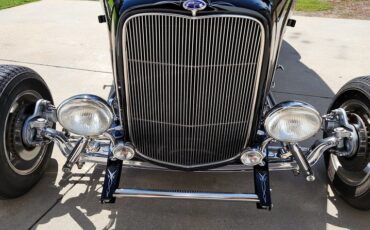 Unknown-Sedan-1932-Black-Tan-28