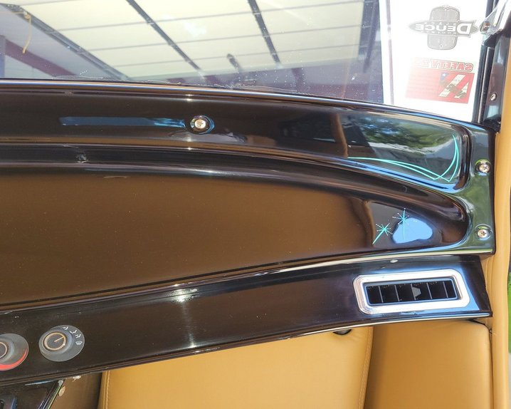 Unknown-Sedan-1932-Black-Tan-3