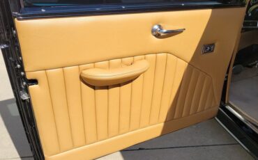 Unknown-Sedan-1932-Black-Tan-32