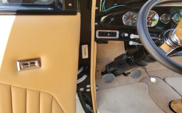 Unknown-Sedan-1932-Black-Tan-33