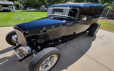 Unknown-Sedan-1932-Black-Tan-9
