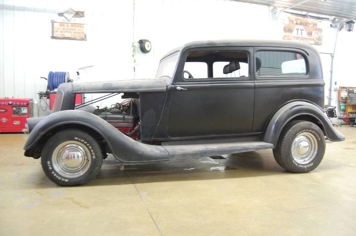 Unknown-Sedan-1933-Black-2