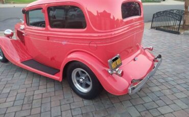 Unknown-Sedan-1933-Custom-Orange-Coral-1