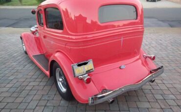 Unknown-Sedan-1933-Custom-Orange-Coral-2