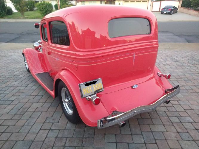 Unknown-Sedan-1933-Custom-Orange-Coral-2
