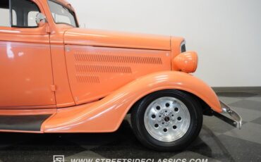 Unknown-Sedan-1934-Peach-Gray-18