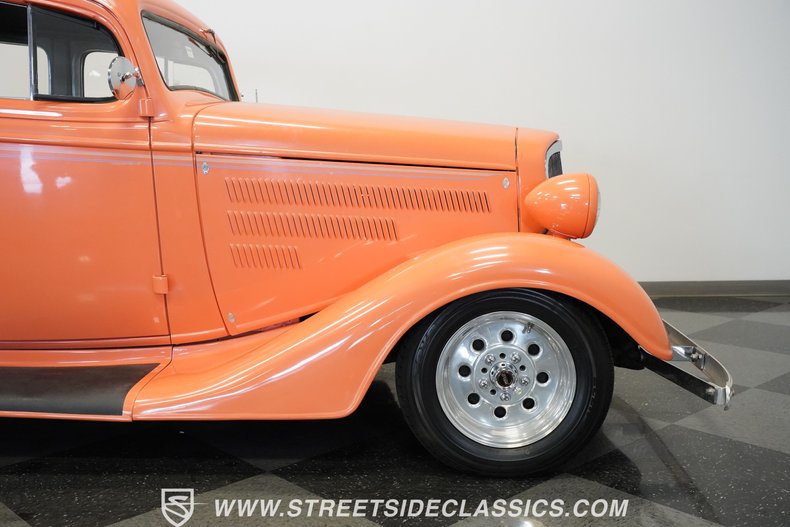 Unknown-Sedan-1934-Peach-Gray-18