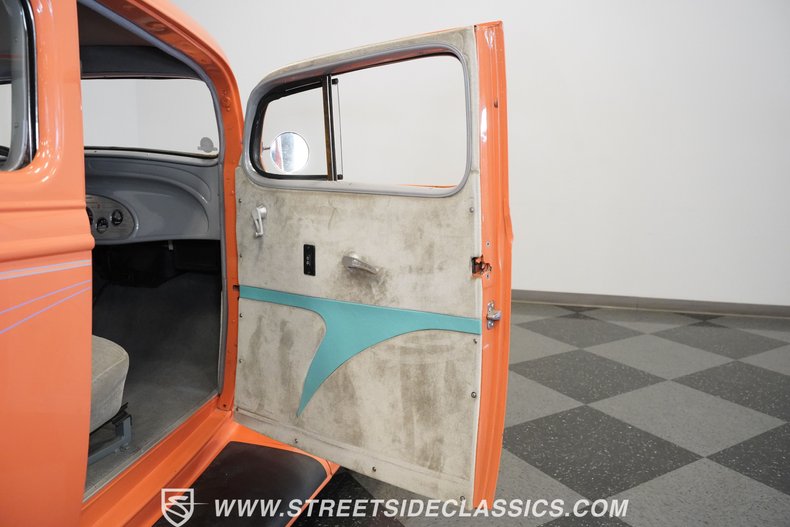 Unknown-Sedan-1934-Peach-Gray-23