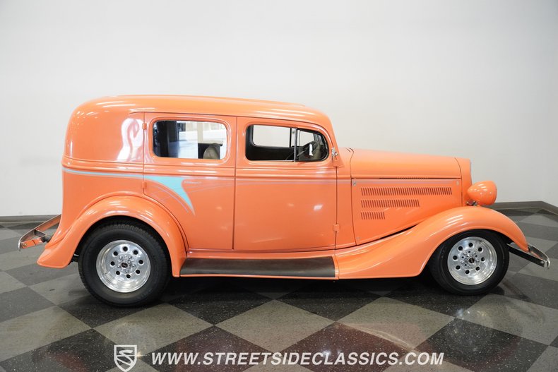 Unknown-Sedan-1934-Peach-Gray-8