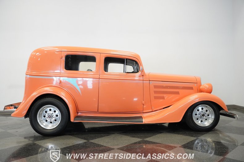 Unknown-Sedan-1934-Peach-Gray-9