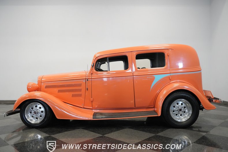 Unknown-Sedan-1934-Peach-Gray