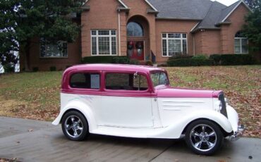 Unknown-Sedan-1935-White-16
