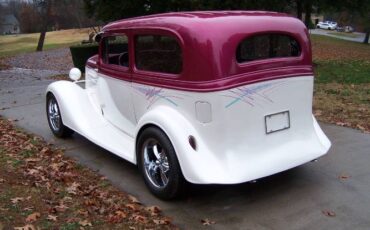 Unknown-Sedan-1935-White-2