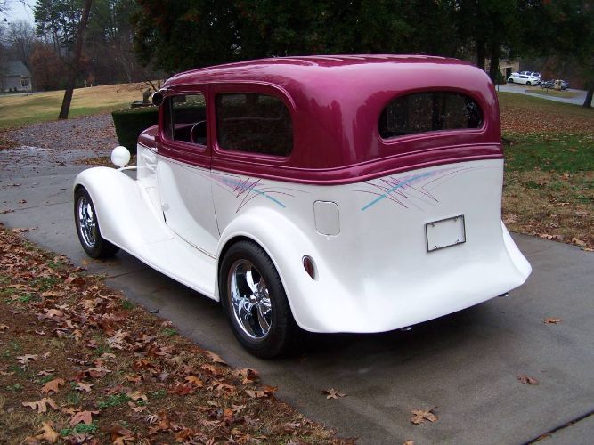 Unknown-Sedan-1935-White-2