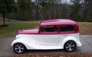 Unknown-Sedan-1935-White-3