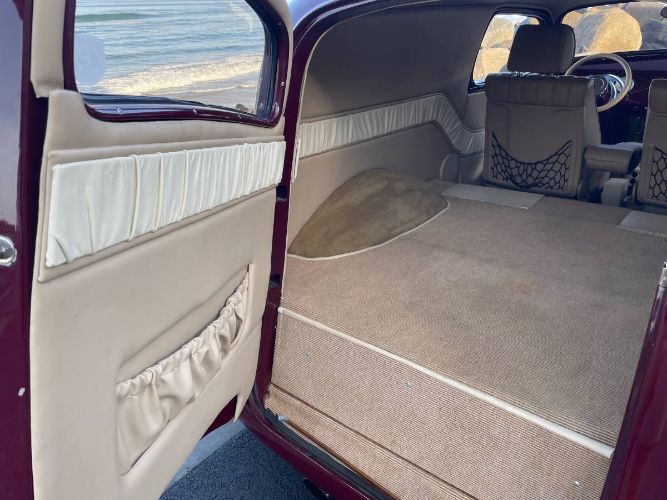 Unknown-Sedan-1937-Maroon-Tan-4