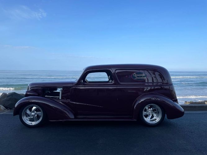Unknown-Sedan-1937-Maroon-Tan