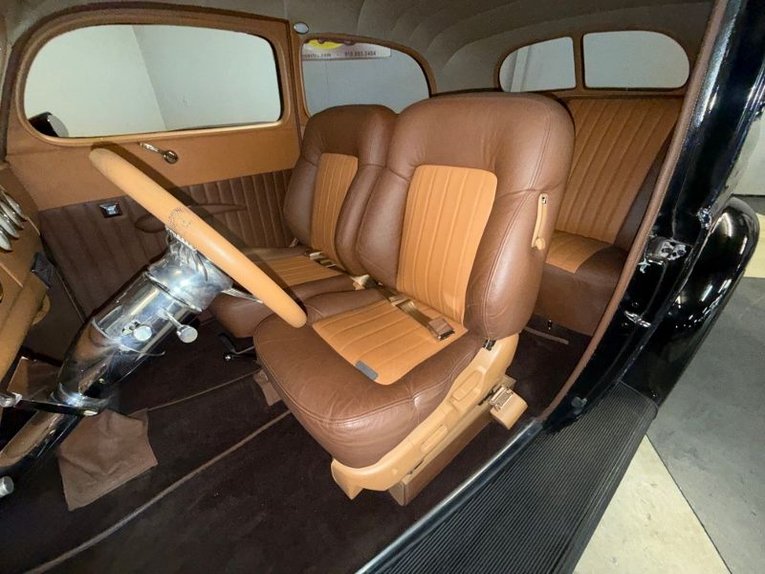 Unknown-Sedan-1938-Black-Brown-1