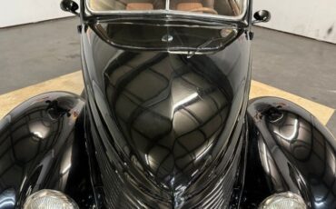 Unknown-Sedan-1938-Black-Brown-12