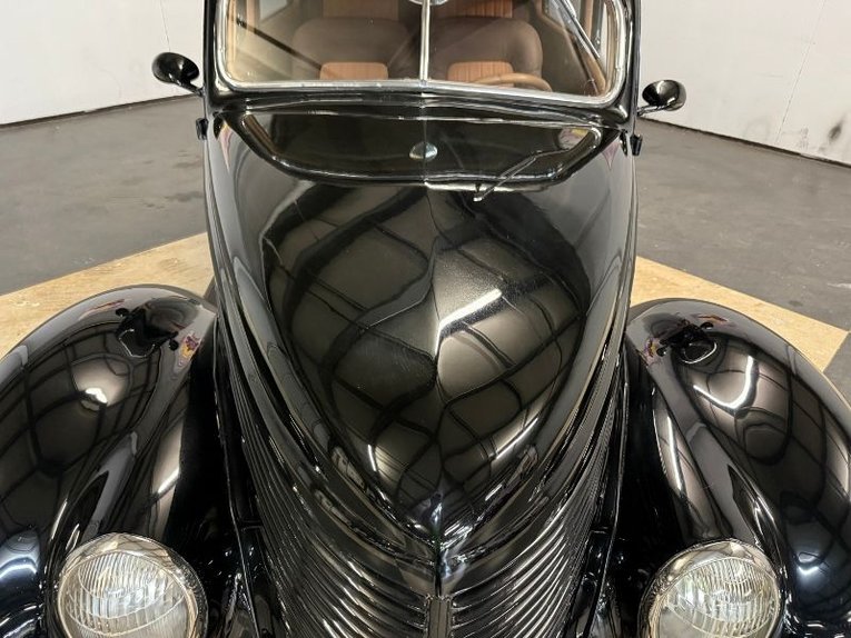 Unknown-Sedan-1938-Black-Brown-12