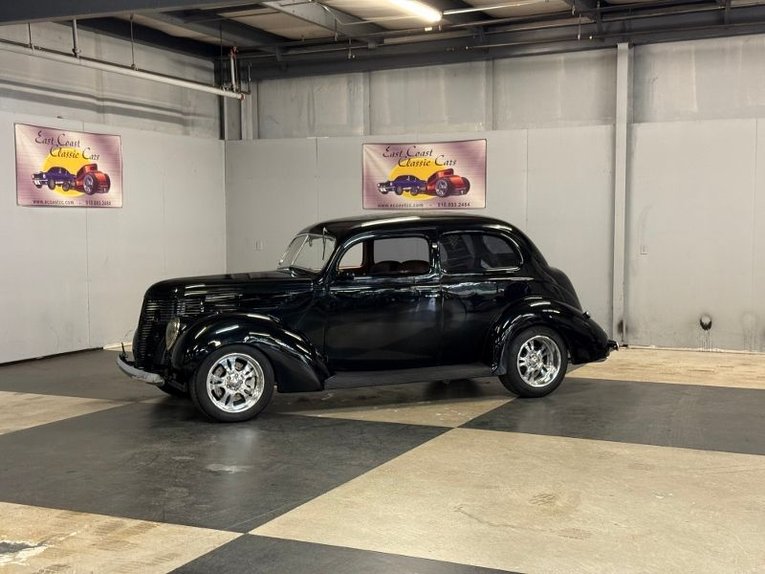 Unknown-Sedan-1938-Black-Brown-14