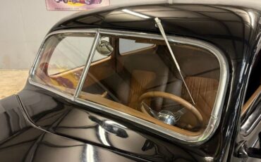 Unknown-Sedan-1938-Black-Brown-17