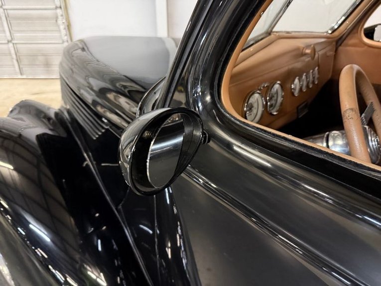 Unknown-Sedan-1938-Black-Brown-18