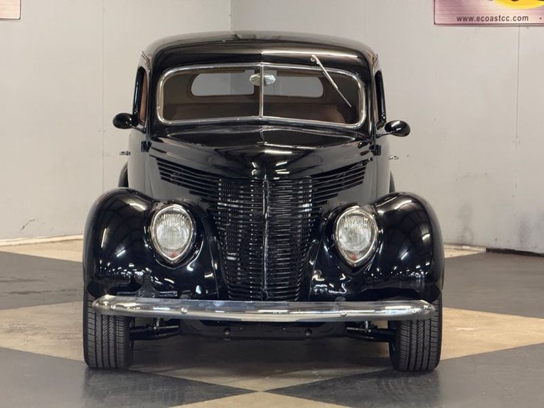 Unknown-Sedan-1938-Black-Brown-2