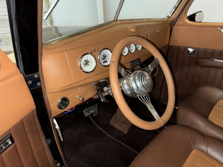 Unknown-Sedan-1938-Black-Brown-21
