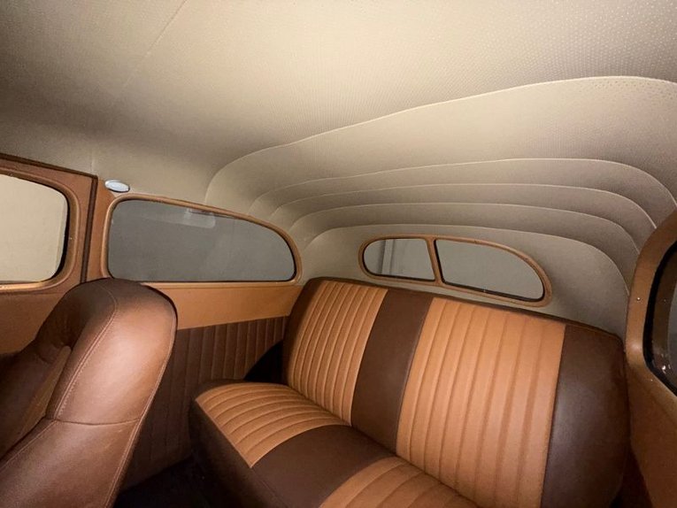Unknown-Sedan-1938-Black-Brown-3