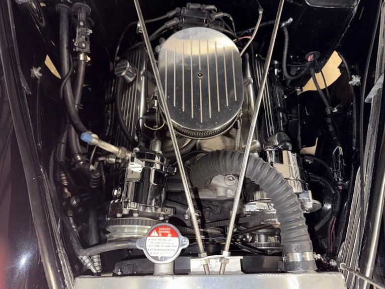 Unknown-Sedan-1938-Black-Brown-30