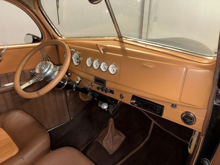 Unknown-Sedan-1938-Black-Brown-34