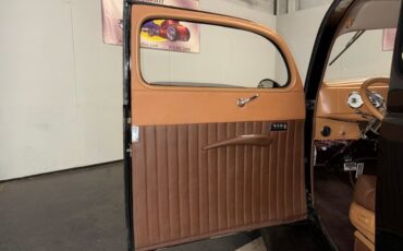 Unknown-Sedan-1938-Black-Brown-42