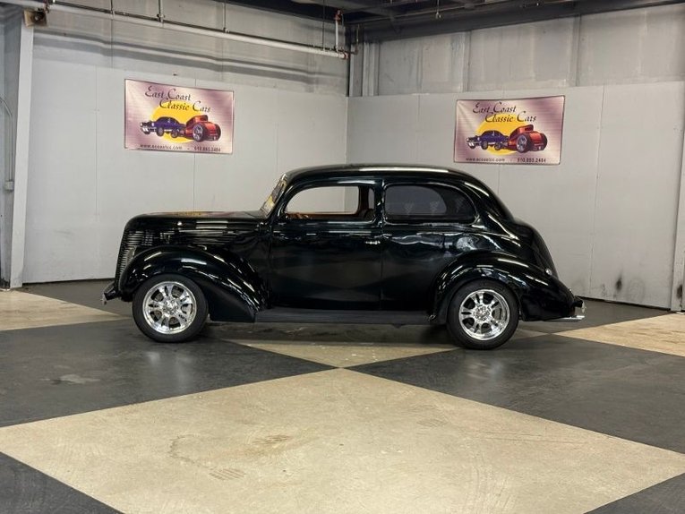 Unknown-Sedan-1938-Black-Brown