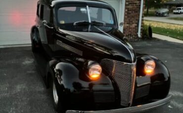 Unknown-Sedan-1939-Black-BlackMaroon-1
