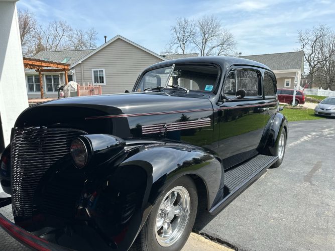 Unknown-Sedan-1939-Black-BlackMaroon-2