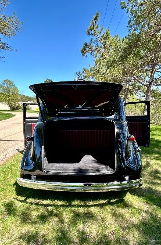 Unknown-Sedan-1939-Black-BlackMaroon-25