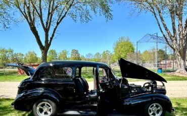 Unknown-Sedan-1939-Black-BlackMaroon-4